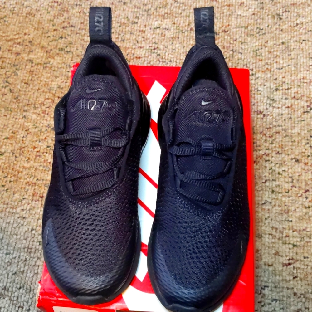 Boys youth sneakers